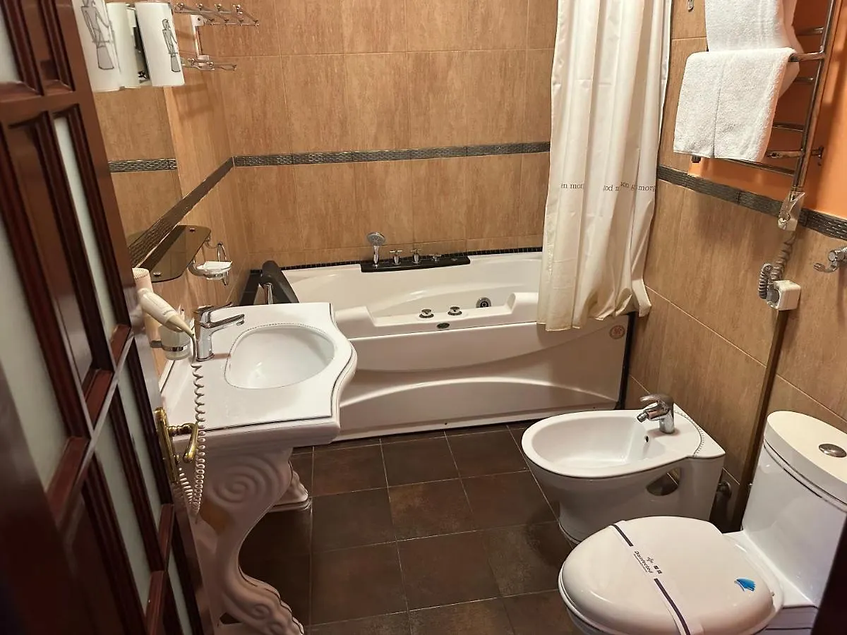 Отель Фараон Kyiv Hotel
