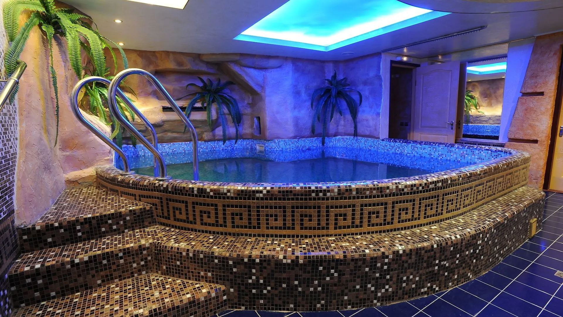 **** Hotel Отель Фараон Kyiv Ukraine
